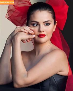 Selena Gomez photo #2936
