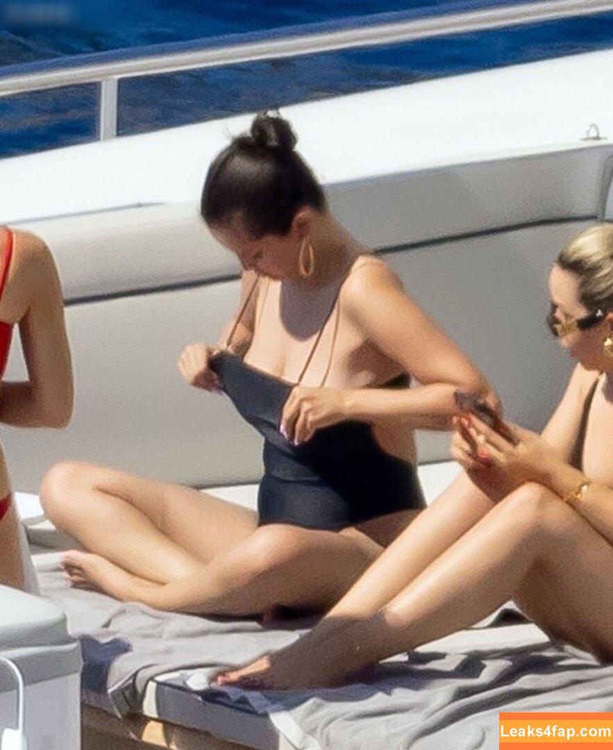 Selena Gomez / Selena / https: / selena.gomez / selenagomez слитое фото фото #3944