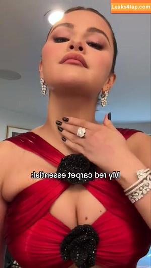 Selena Gomez photo #3010