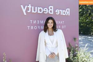 Selena Gomez photo #3017