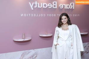 Selena Gomez photo #3018