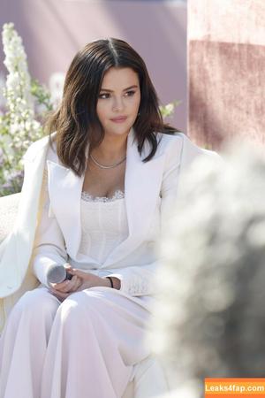Selena Gomez photo #3021