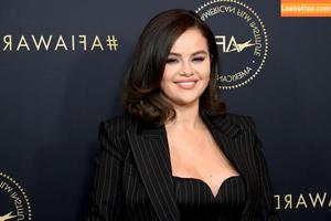 Selena Gomez photo #3044
