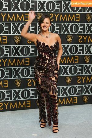 Selena Gomez photo #3087