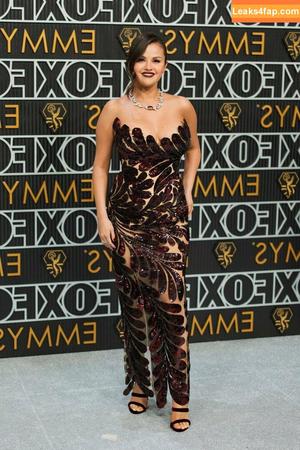 Selena Gomez photo #3090