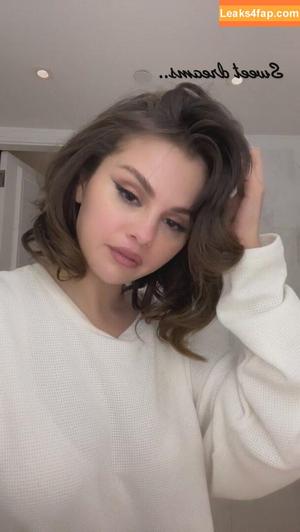 Selena Gomez photo #3227