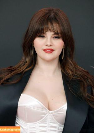 Selena Gomez photo #3228