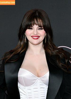 Selena Gomez photo #3232