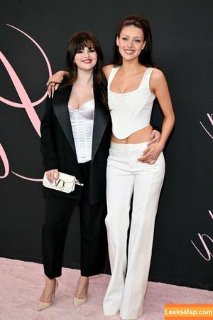 Selena Gomez photo #3238