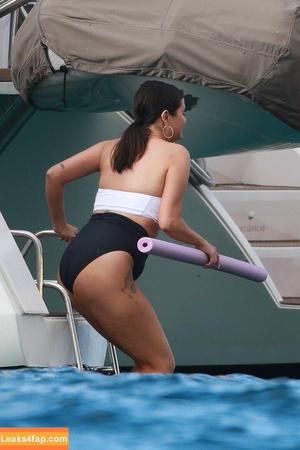 Selena Gomez photo #3304