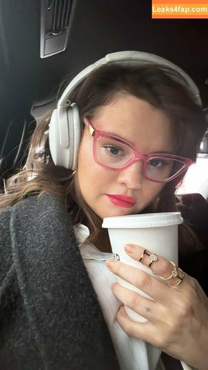 Selena Gomez photo #3324
