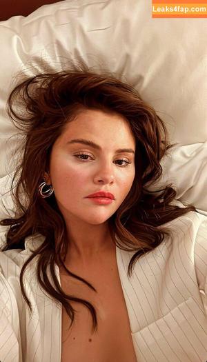 Selena Gomez photo #3350