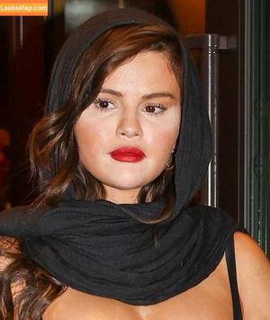 Selena Gomez photo #3359