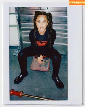 Selena Gomez photo #3395