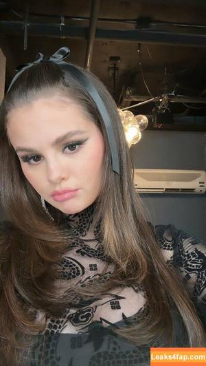 Selena Gomez photo #3414