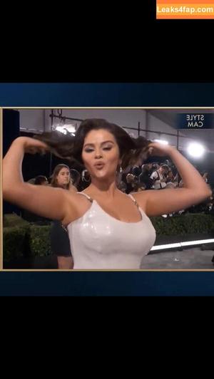 Selena Gomez photo #3445