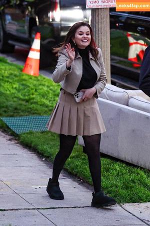 Selena Gomez photo #3536