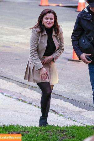Selena Gomez photo #3543