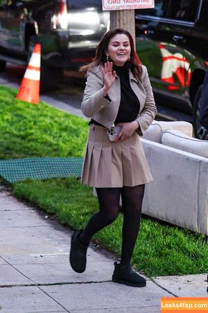 Selena Gomez photo #3550