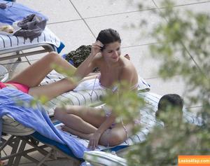 Selena Gomez photo #3575