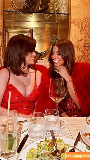 Selena Gomez photo #3584