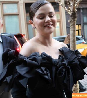 Selena Gomez photo #3684