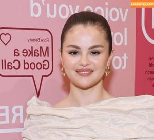 Selena Gomez фото #3860