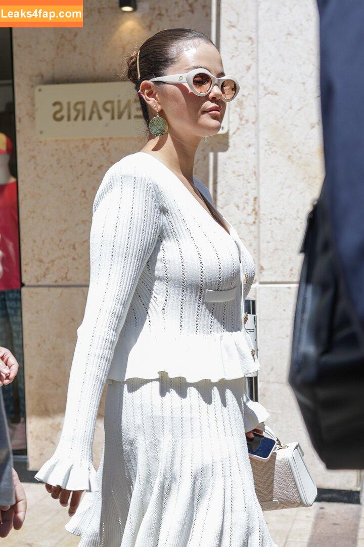 Selena Gomez / Selena / https: / selena.gomez / selenagomez слитое фото фото #4015