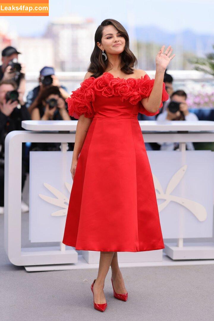 Selena Gomez / Selena / https: / selena.gomez / selenagomez leaked photo photo #4109