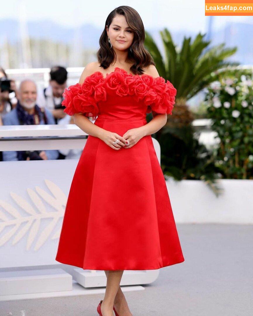 Selena Gomez / Selena / https: / selena.gomez / selenagomez leaked photo photo #4157