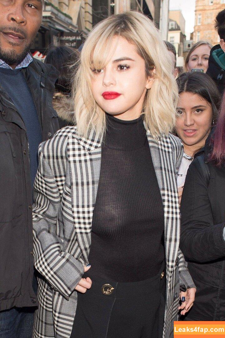 Selena Gomez / Selena / https: / selena.gomez / selenagomez leaked photo photo #4166