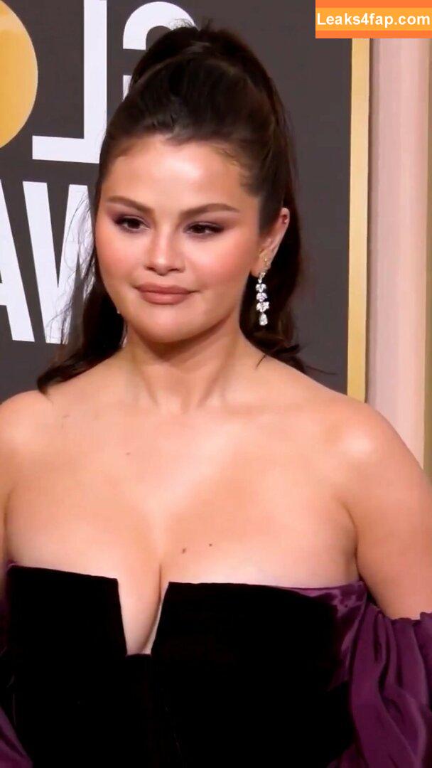 Selena Gomez / Selena / https: / selena.gomez / selenagomez leaked photo photo #4244