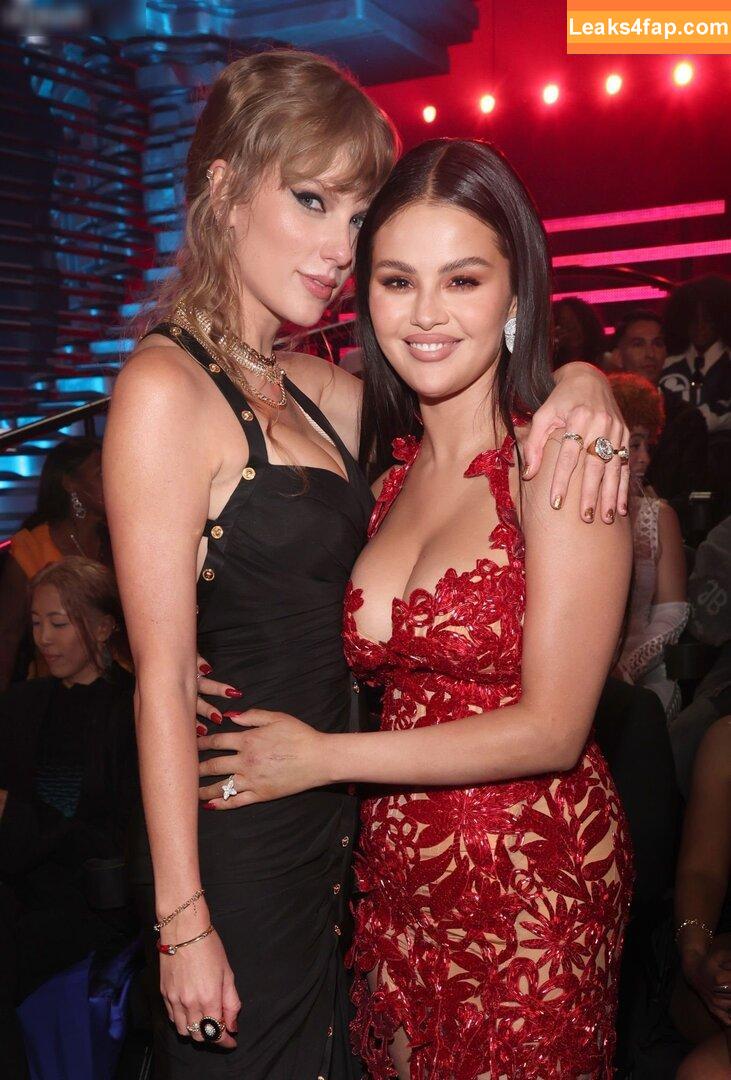 Selena Gomez / Selena / https: / selena.gomez / selenagomez leaked photo photo #4295