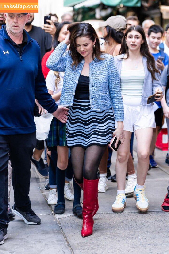 Selena Gomez / Selena / https: / selena.gomez / selenagomez leaked photo photo #4317