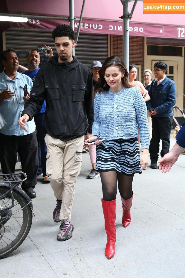 Selena Gomez / Selena / https: / selena.gomez / selenagomez leaked photo photo #4325
