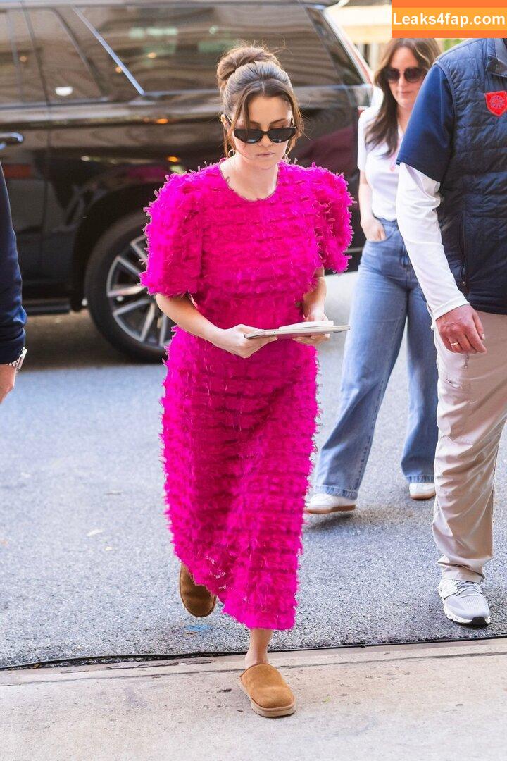 Selena Gomez / Selena / https: / selena.gomez / selenagomez leaked photo photo #4365