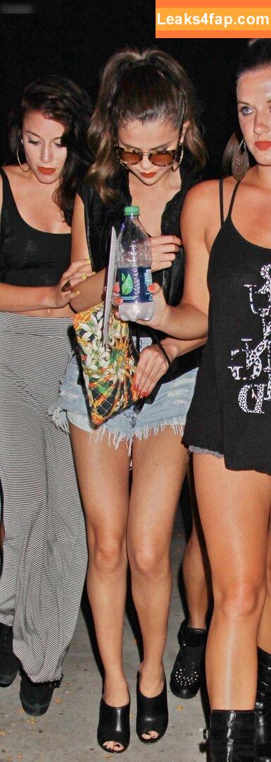 Selena Gomez / Selena / https: / selena.gomez / selenagomez leaked photo photo #4431