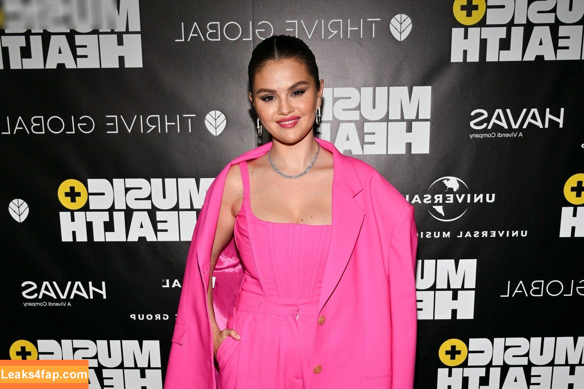 Selena Gomez / Selena / https: / selena.gomez / selenagomez leaked photo photo #4548