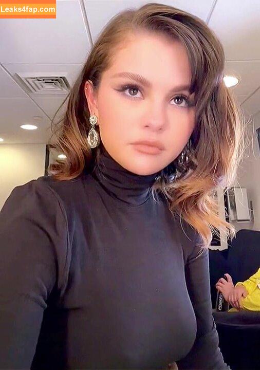 Selena Gomez / Selena / https: / selena.gomez / selenagomez leaked photo photo #4579