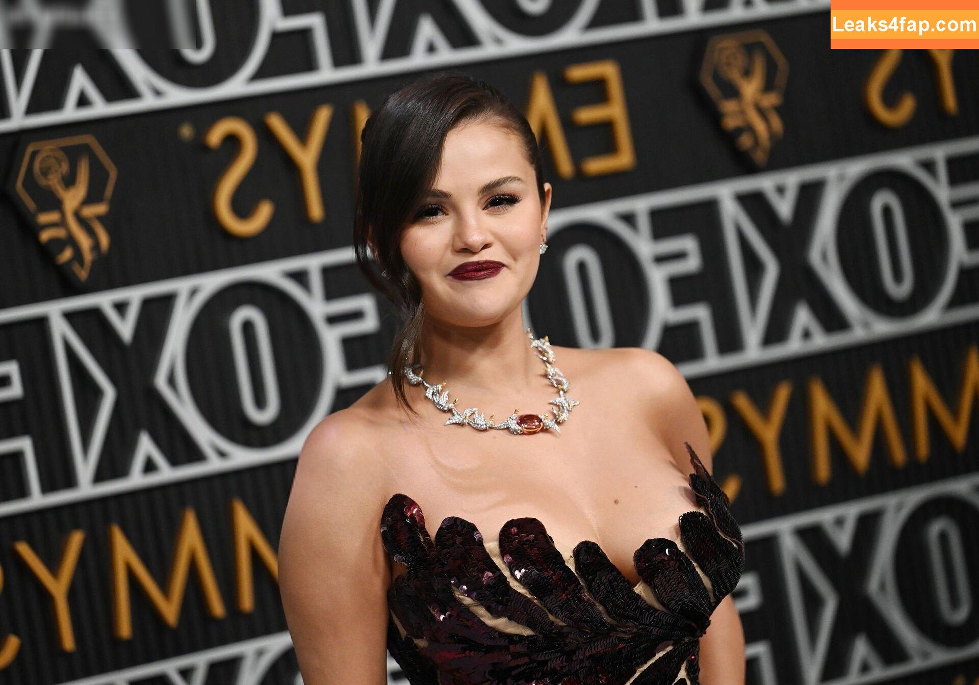 Selena Gomez / Selena / https: / selena.gomez / selenagomez leaked photo photo #4638