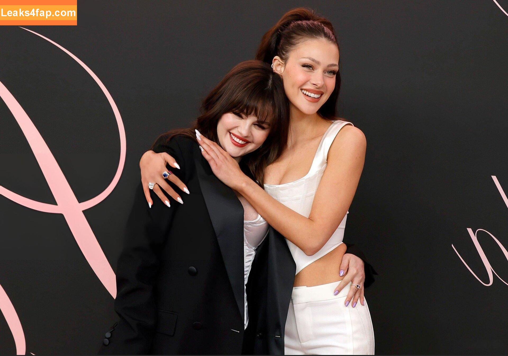 Selena Gomez / Selena / https: / selena.gomez / selenagomez leaked photo photo #4683