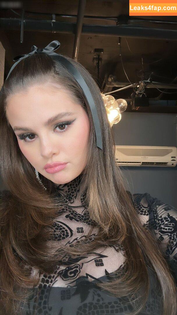 Selena Gomez / Selena / https: / selena.gomez / selenagomez leaked photo photo #4743