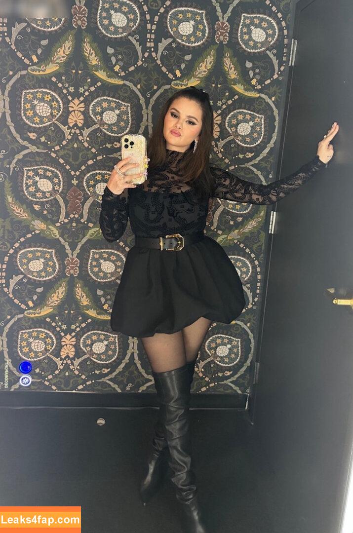 Selena Gomez / Selena / https: / selena.gomez / selenagomez leaked photo photo #4744