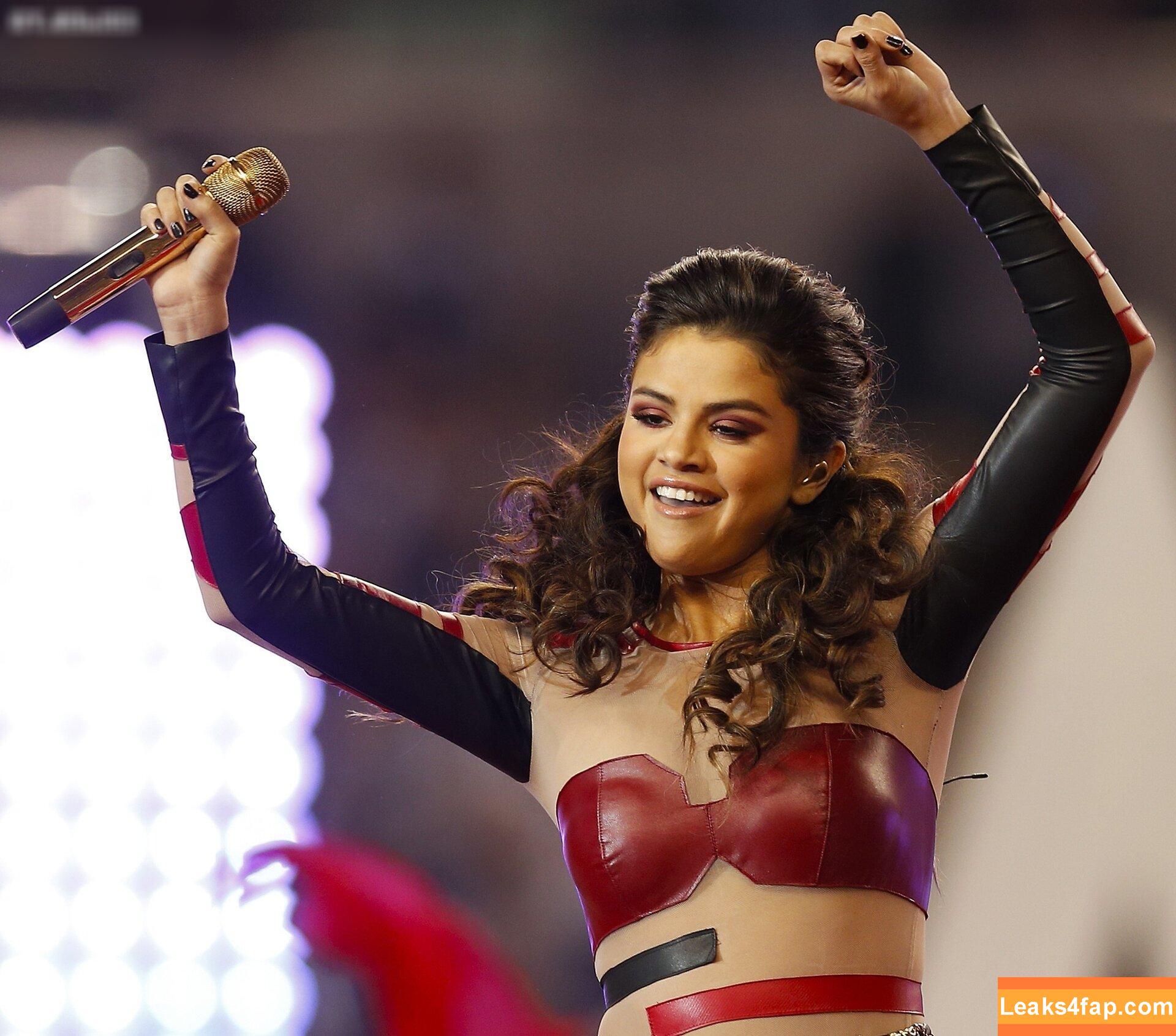 Selena Gomez / Selena / https: / selena.gomez / selenagomez leaked photo photo #4766