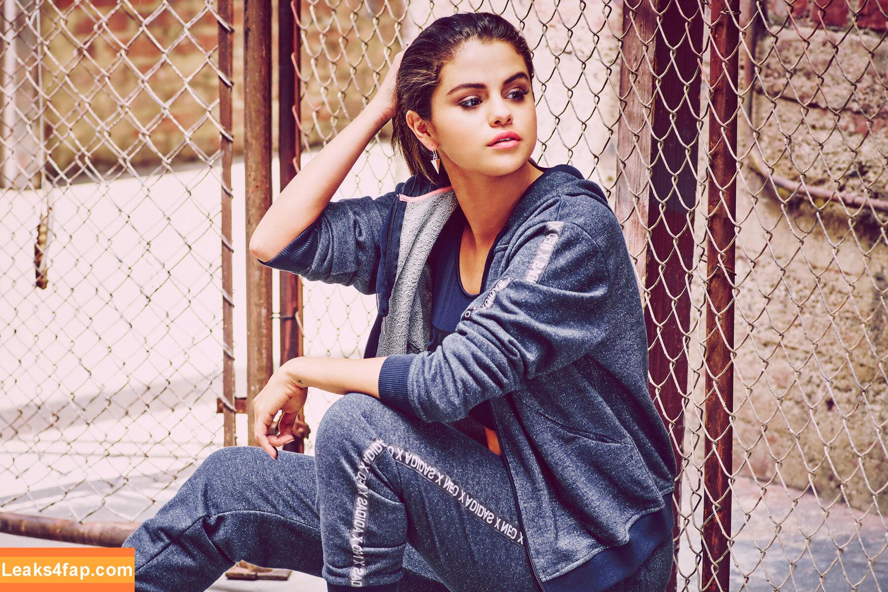 Selena Gomez / Selena / https: / selena.gomez / selenagomez leaked photo photo #4839
