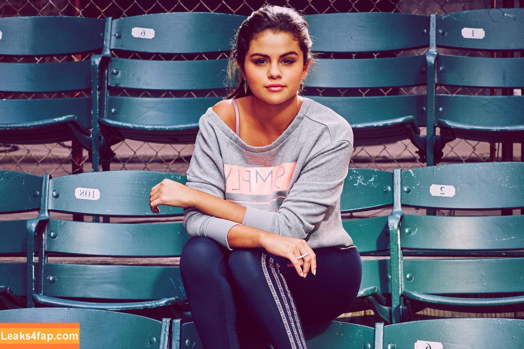 Selena Gomez / Selena / https: / selena.gomez / selenagomez leaked photo photo #4841