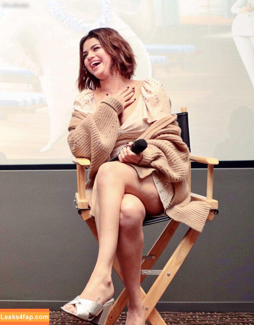 Selena Gomez / Selena / https: / selena.gomez / selenagomez leaked photo photo #4984