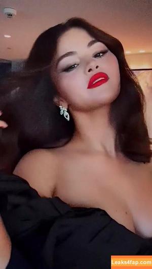 Selena Gomez photo #4097