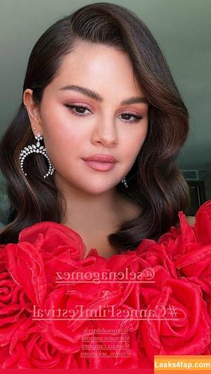 Selena Gomez photo #4098