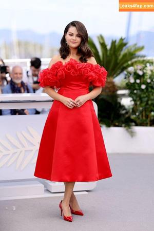 Selena Gomez photo #4103